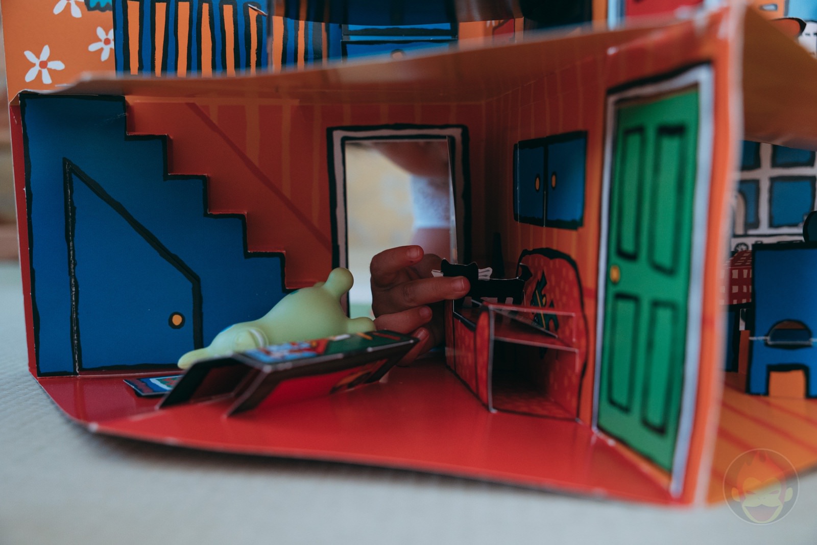 Maisy Book that becomes a doll house 07